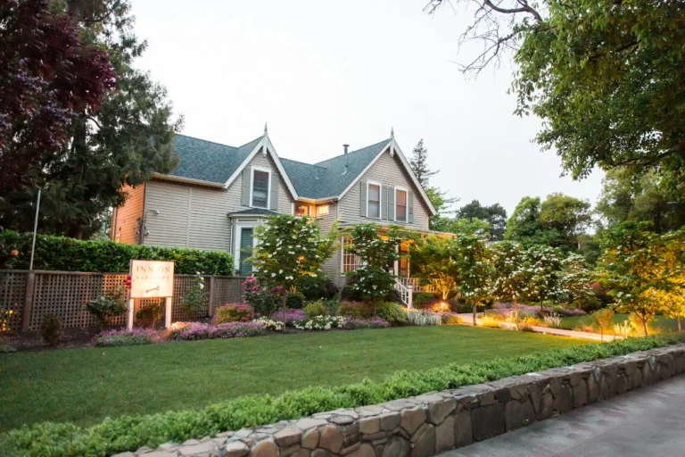 Front lawn hotel inn on randolph unites states Glutenfree Hotel